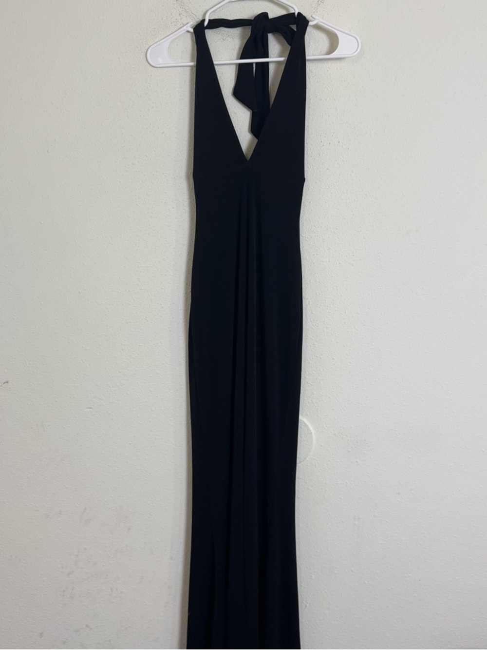 Nookie x revolve illegal plunge neck slit leg halter gown - Picture 3 of 8